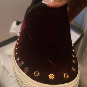 Burgundy velour comfy rubies around entire shoe worn a few times